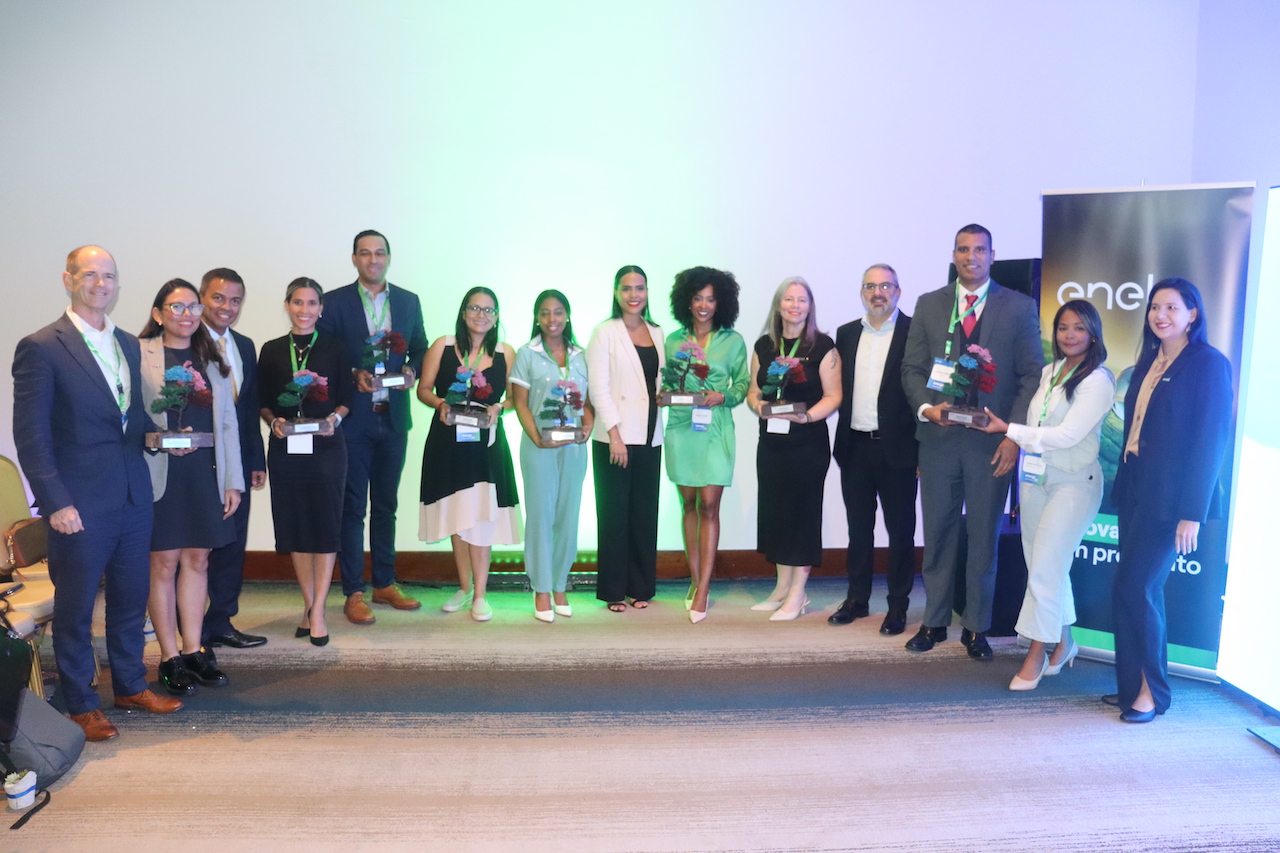 Por uso de energías limpias en sus operaciones, ENEL entregó certificados a 9 empresas&nbsp;panameñas