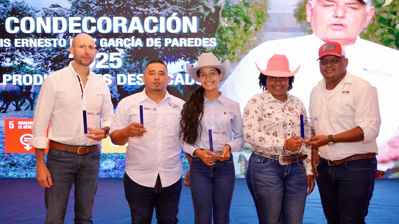 Banconal entregó distinción “Luis Ernesto Díaz García de Paredes” y reconoció labor del productor&nbsp;panameño