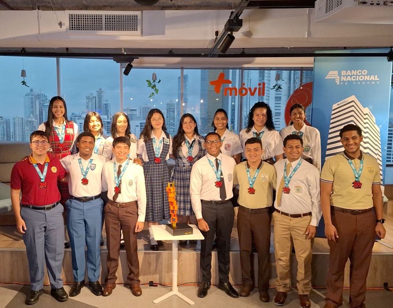 Quince finalistas, hoy, en la gran noche de la elocuencia juvenil de&nbsp;Panamá