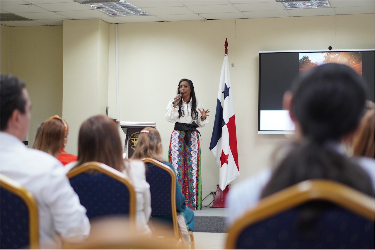 En UTP, AES Panamá participó en espacio de reflexión y diálogo enfocado en liderazgo&nbsp;moderno