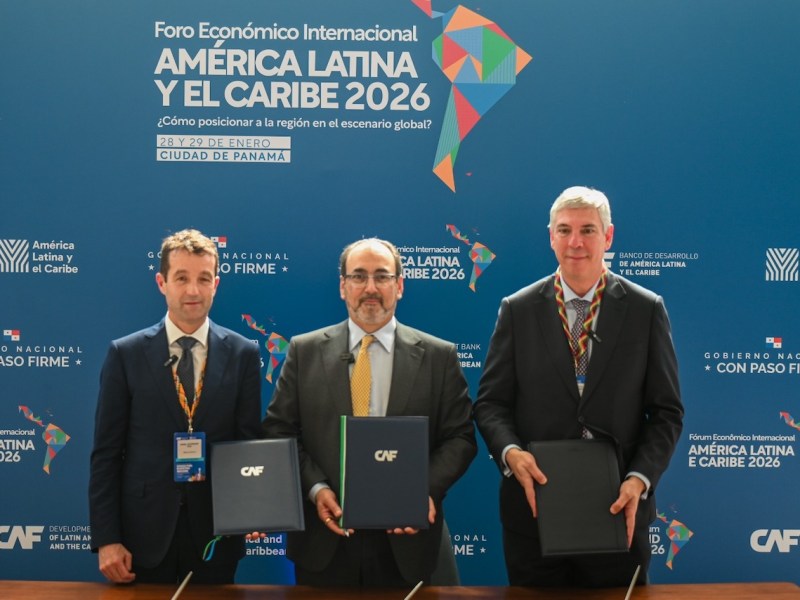 Indra Group y CAF firmaron acuerdo estratégico para acelerar digitalización de servicios públicos 