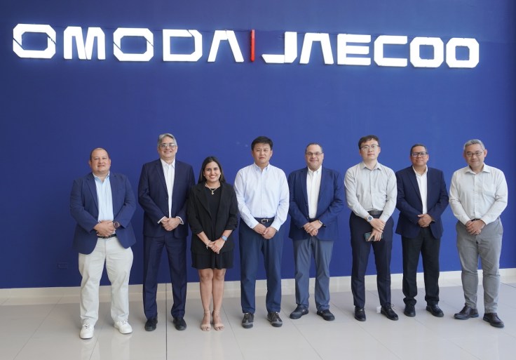 Filial de Omoda I Jaecoo en Panamá recibió delegación de casa matriz 