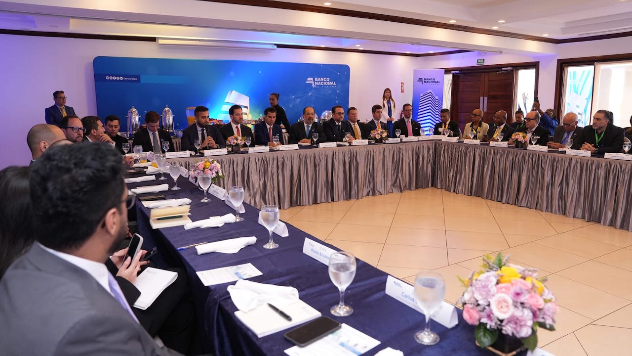 Banconal reiteró su actuación como facilitador de alianzas estratégicas durante mesa redonda privada 