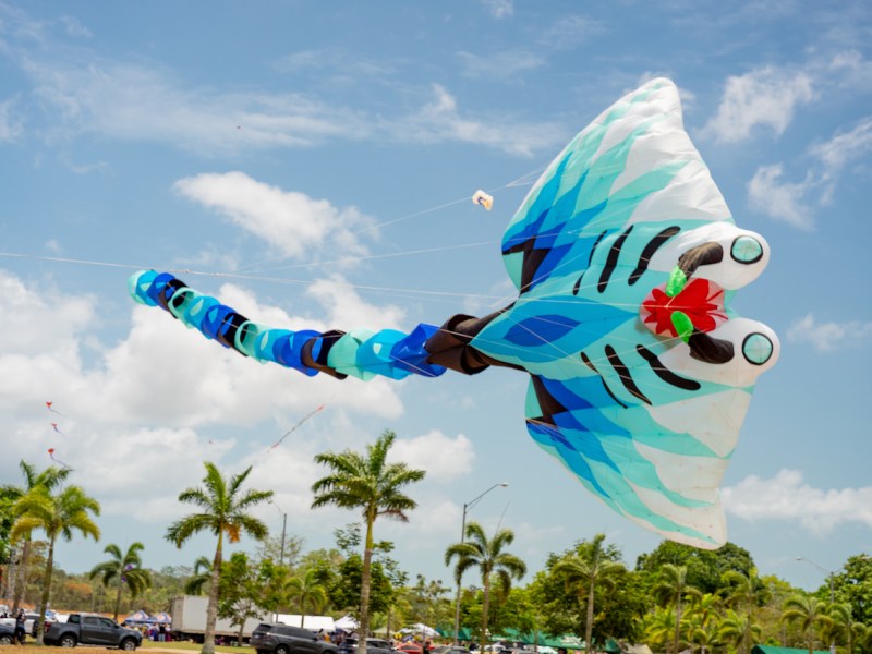 Miles de familias llenan de color el cielo de Costa Verde en el Festival de Cometas y&nbsp;Panderos