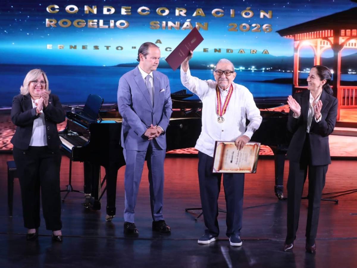 Condecoración Rogelio Sinán: Reconocimiento a legado creativo y aporte intelectual de Neco&nbsp;Endara
