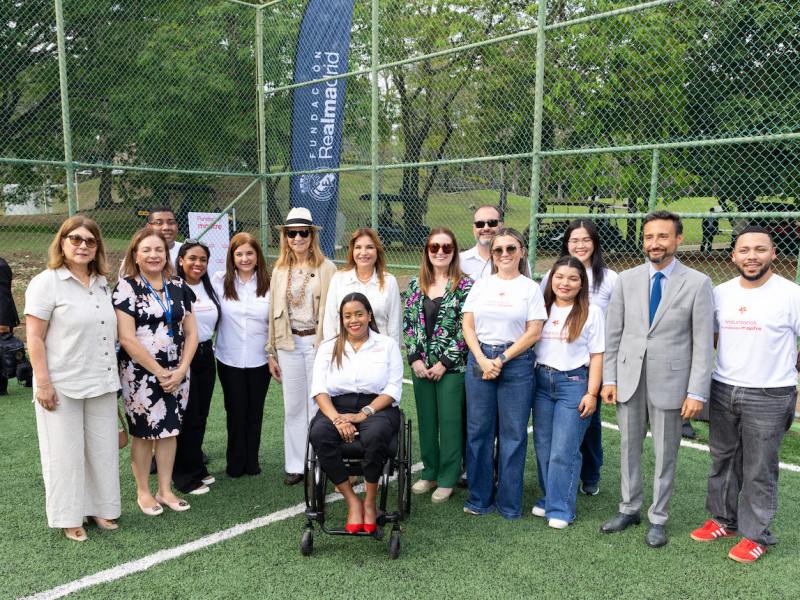 Durante visita en Panamá, S.A.R. la Infanta Doña Elena recorrió proyectos de Fundación Mapfre 
